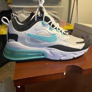 AIR MAX 270 REACT